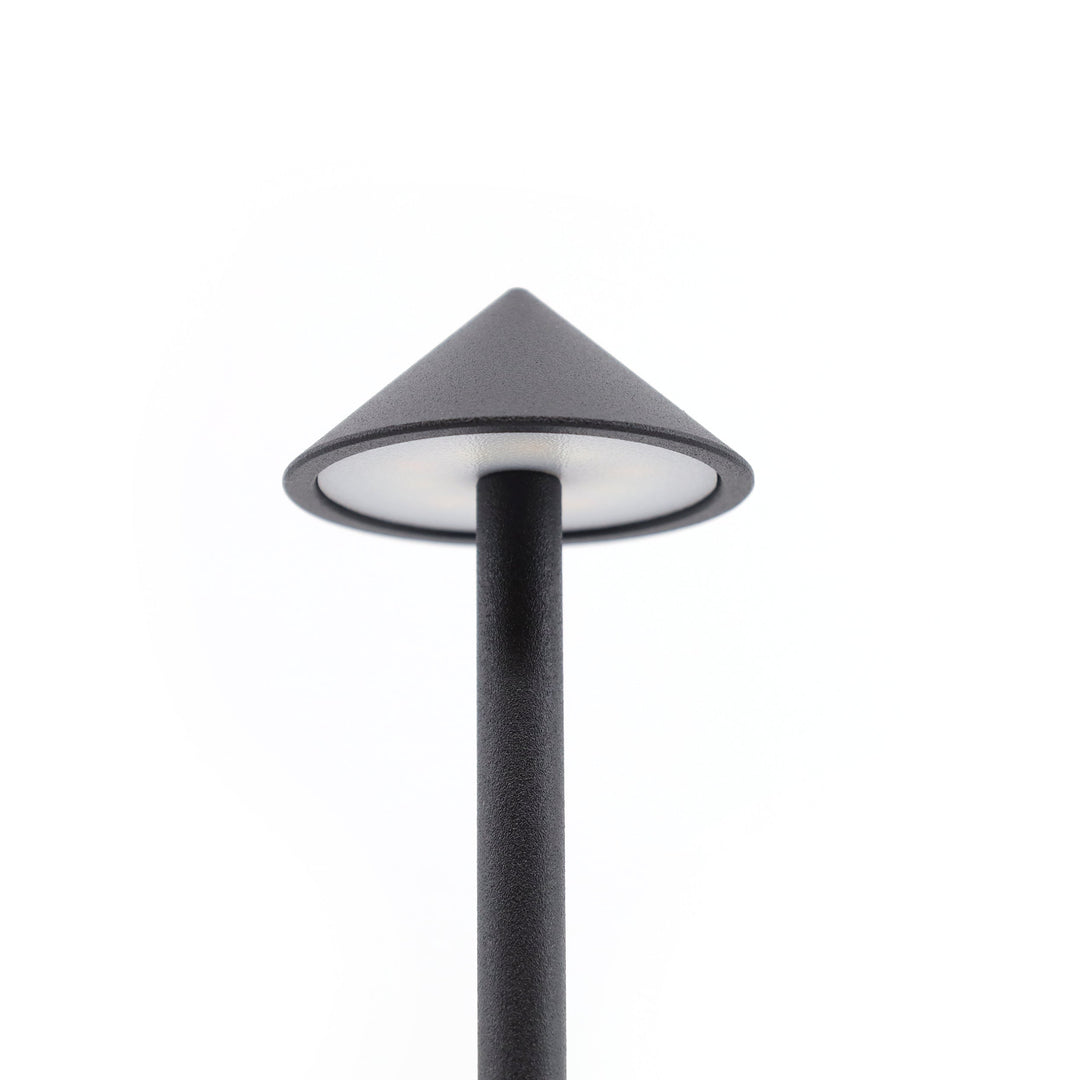 Shade Crest Rechargeable Table Lamp // Black